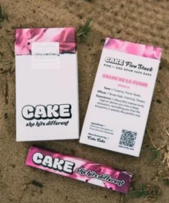 Creme de la Fleur Cake Gen 3 Disposable 1G vape pen with floral, creamy, and dessert-inspired flavor